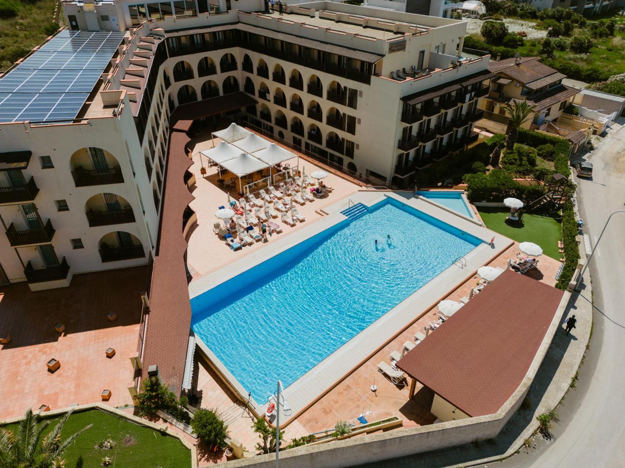 Hotel Calabona Алгеро Екстериор снимка